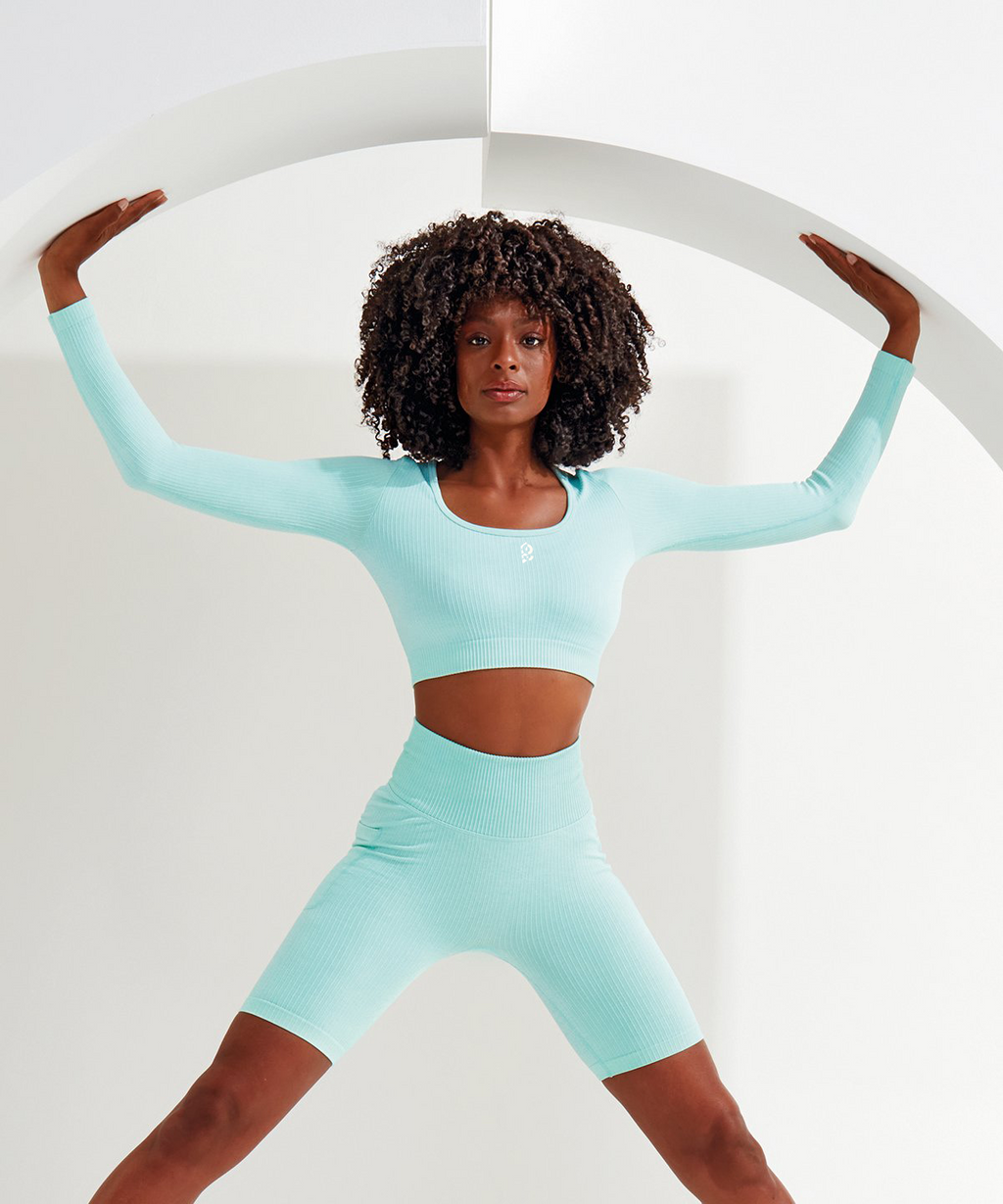 Ravar - Womens Cropped Performance Tee