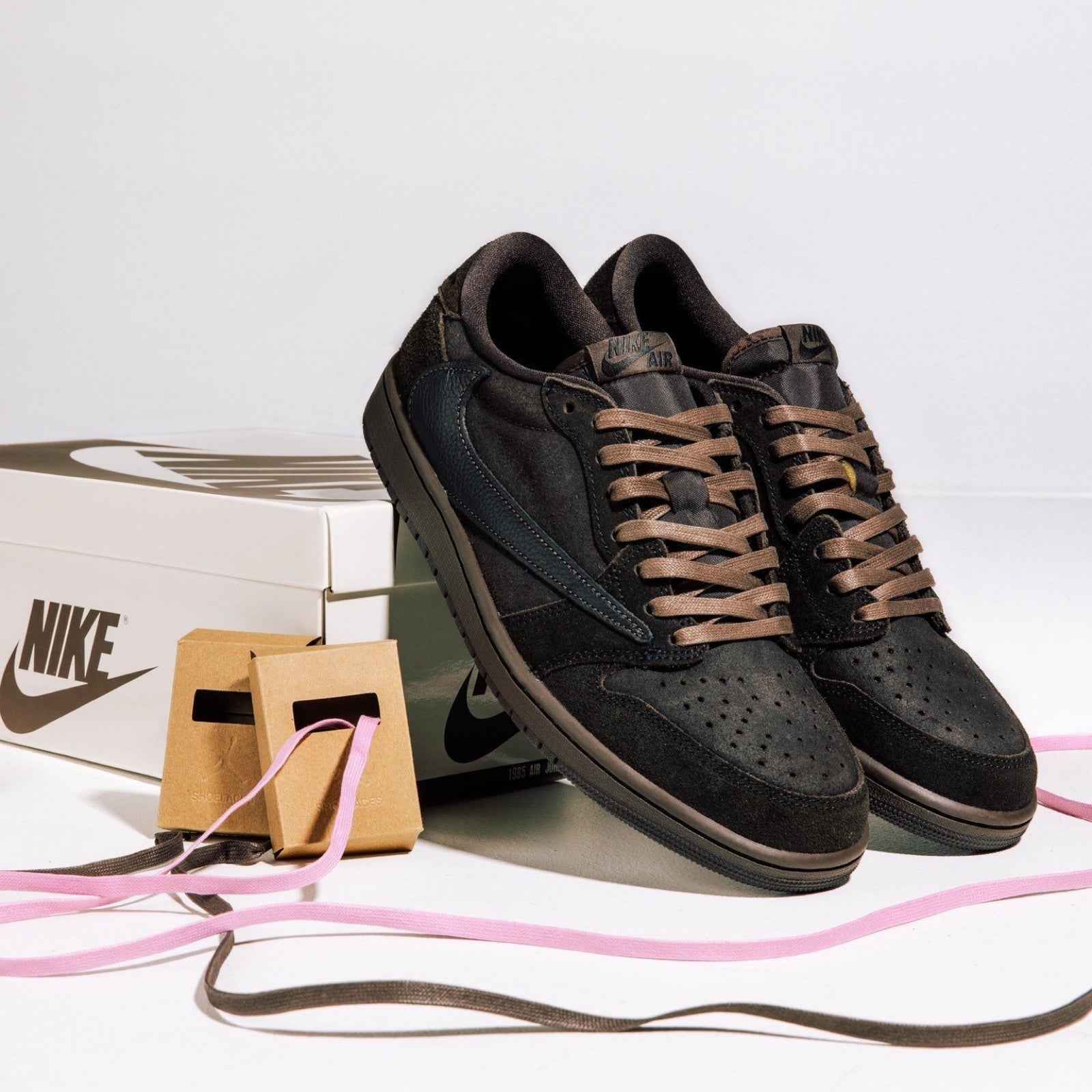 Air Jordan 1 Retro Low OG SP Travis Scott 'Velvet Brown'